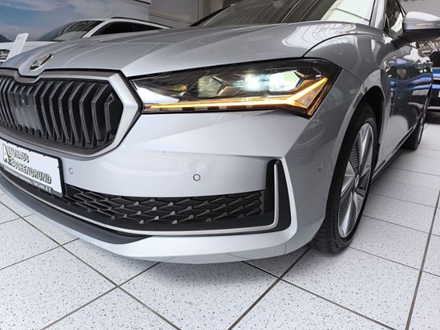 Fahrzeugabbildung SKODA Superb Combi 2.0 TDI DSG Selection AHK MATRIX NA