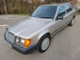 Mercedes-Benz Mercedes 230 E  W124 Automatik Schiebedach... - Mercedes-Benz 230 in Essen