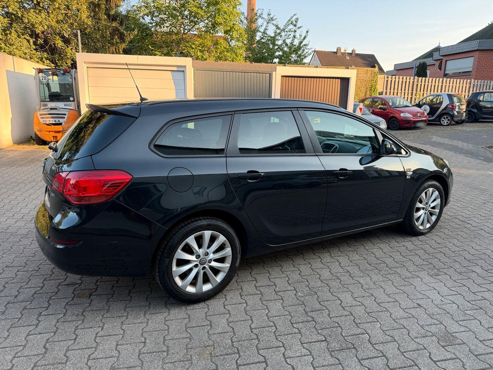 Opel Astra 2012 — engine 110 HP (81kW)