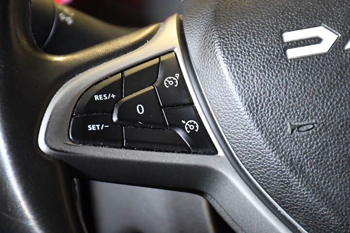 Fahrzeugabbildung Dacia Duster II Expression DIESEL NAVI ALU LED 1.HAND