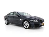 Jaguar XE 2.0 Portfolio Aut. *LUXURY-LEATHER | BI-XENON - schwarze Jaguar XE