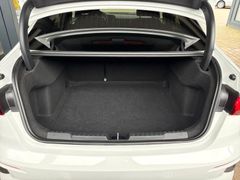 Fahrzeugabbildung Audi A3 Limousine S line 35 TFSI S-tr. -HUD*Navi+*RFK