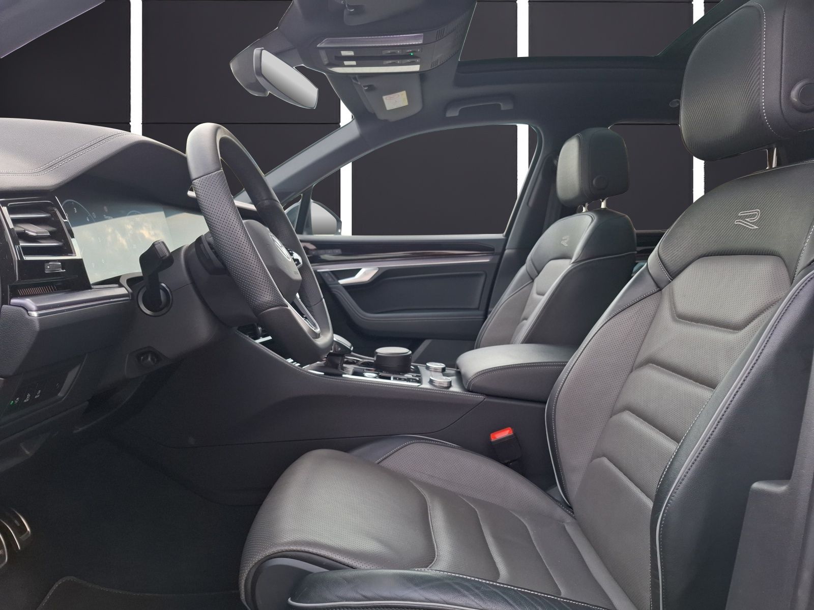 Fahrzeugabbildung Volkswagen Touareg R-Line TDI 4M IQ.Light ACC AHK STH PANO