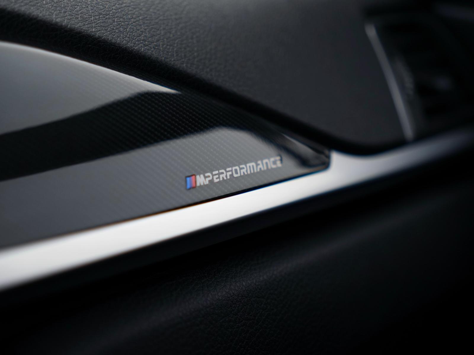 BMW 330i Limousine M-Sport CARBON/R-KAM/MEMORY/LEDER