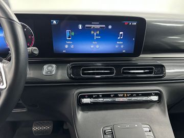 Mercedes V 220 - 10