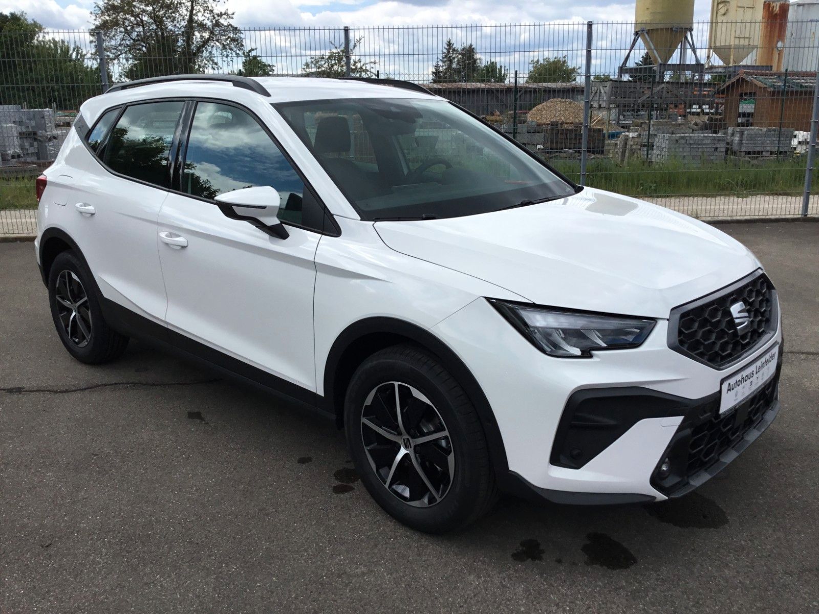 Fahrzeugabbildung SEAT Arona 1.0 TSI Style DSG+AHK+ACC+Navi+Kamera