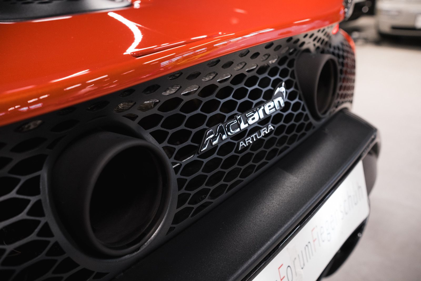 Fahrzeugabbildung McLaren Artura-Lift-Tech.Pack-Prac.Pack-B&W-Steuer!