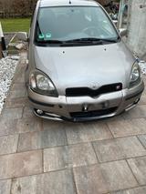 Toyota Yaris ts 1.5 105 ps - Toyota Yaris Ts mit Benzin-Antrieb