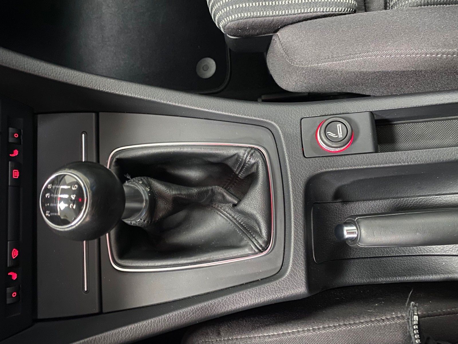 Fahrzeugabbildung Audi A4 2.0 TFSI Avant+NAVI+XENON+CHECKHEFT+1.HAND+BC