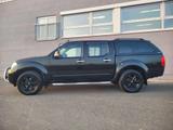 Nissan Navara Double Cab XE 4X4 HARDTOP-AHK-SHZ-EURO 5- - schwarze Nissan Navara
