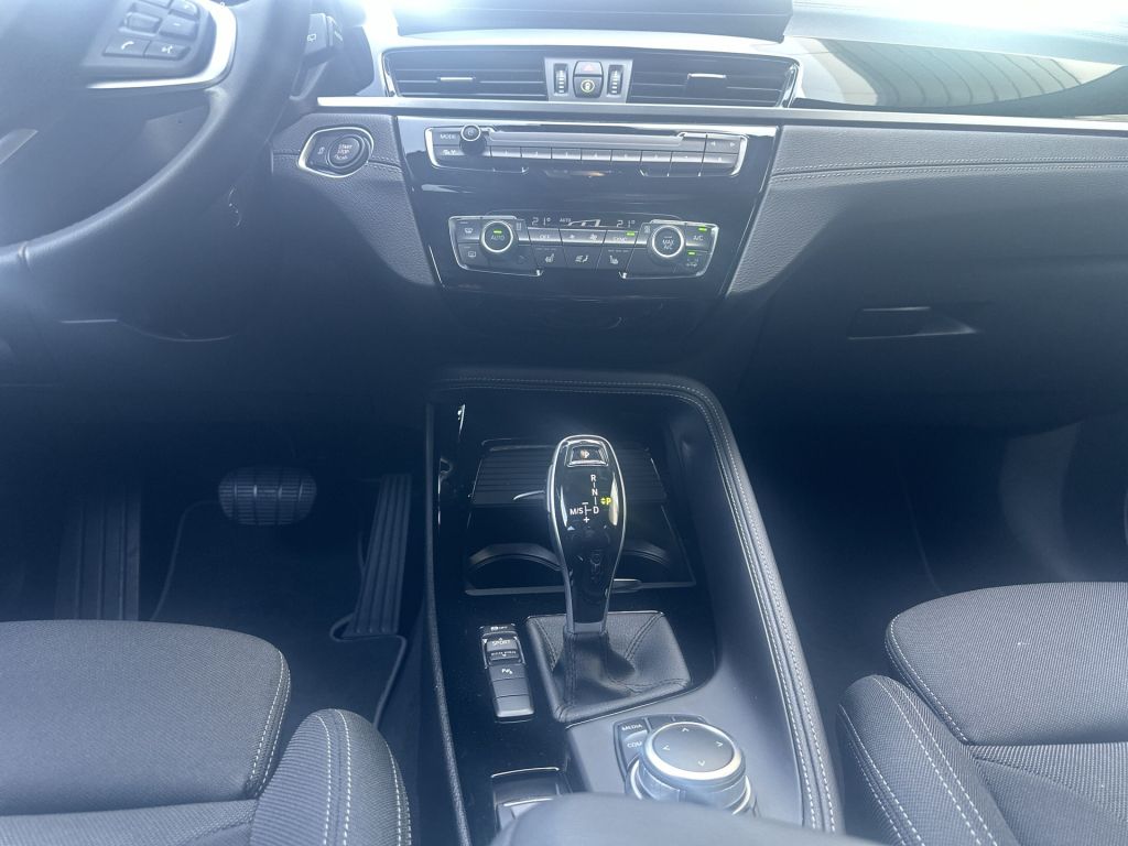 BMW X2 sDrive18i Aut. Advantage Plus LED Head-Up foto 16