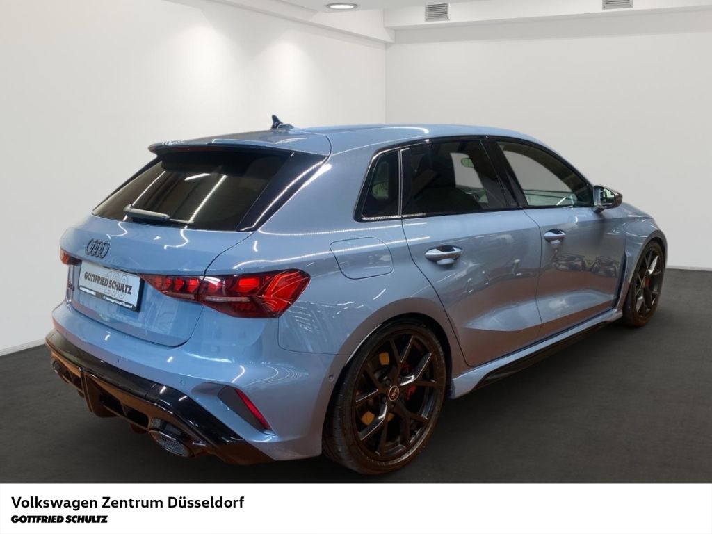 Audi RS3 2.5 TFSI quattro s-tronic LED Kamera foto 4