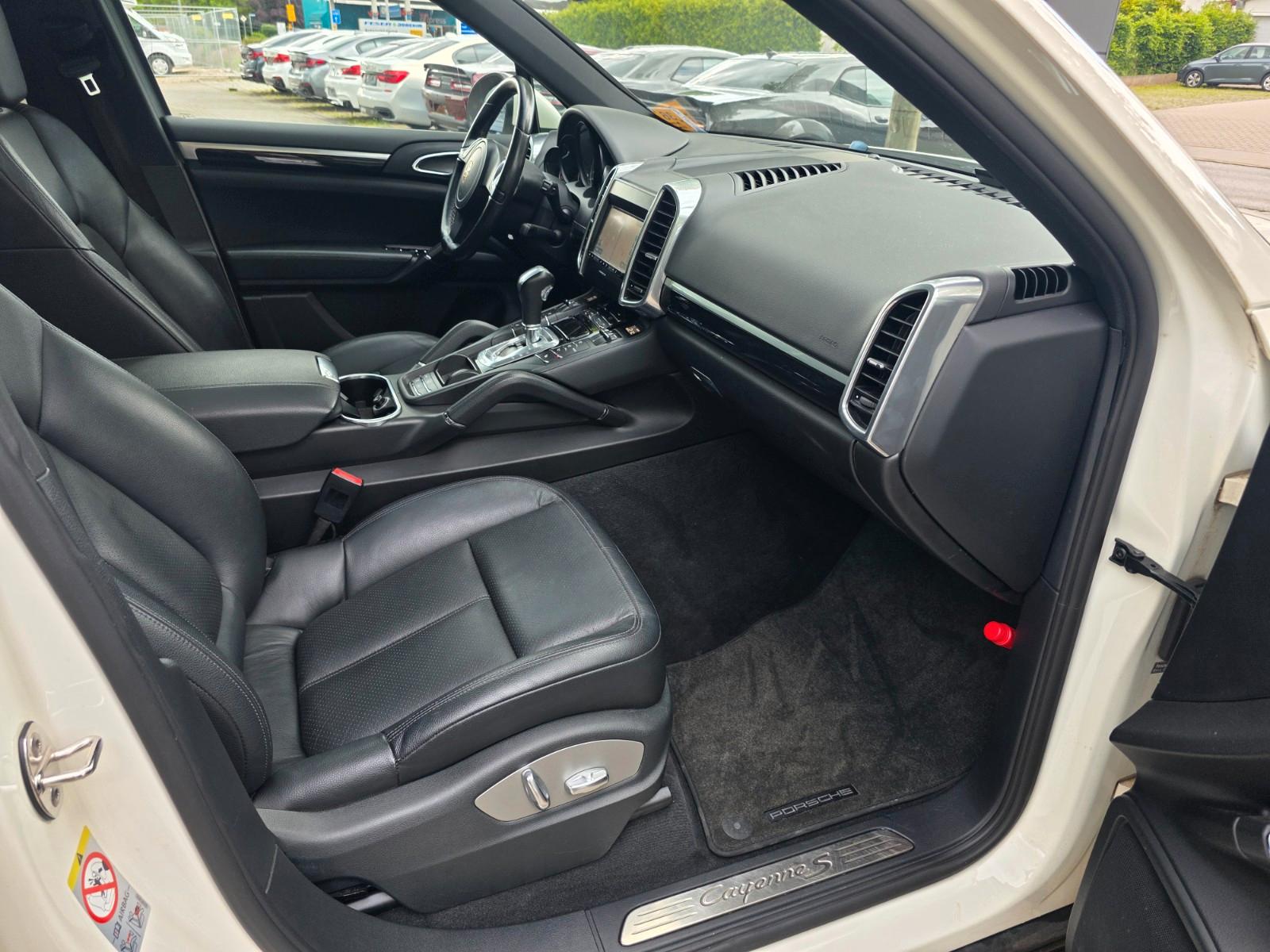 PORSCHE CAYENNE - S HYBRID - 333 CV- HAYON ÉLECTRIQUE -RÉGLAGE ÉLECTRIQUE DES SIÈGES AVEC FONCTION MÉMOIRE