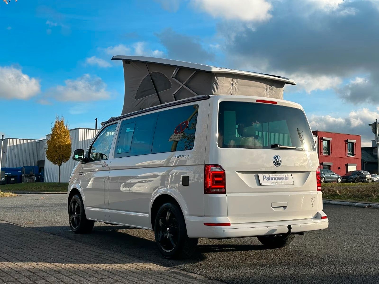 Fahrzeugabbildung Volkswagen T6 California Beach - Automatik + Schlafdach -