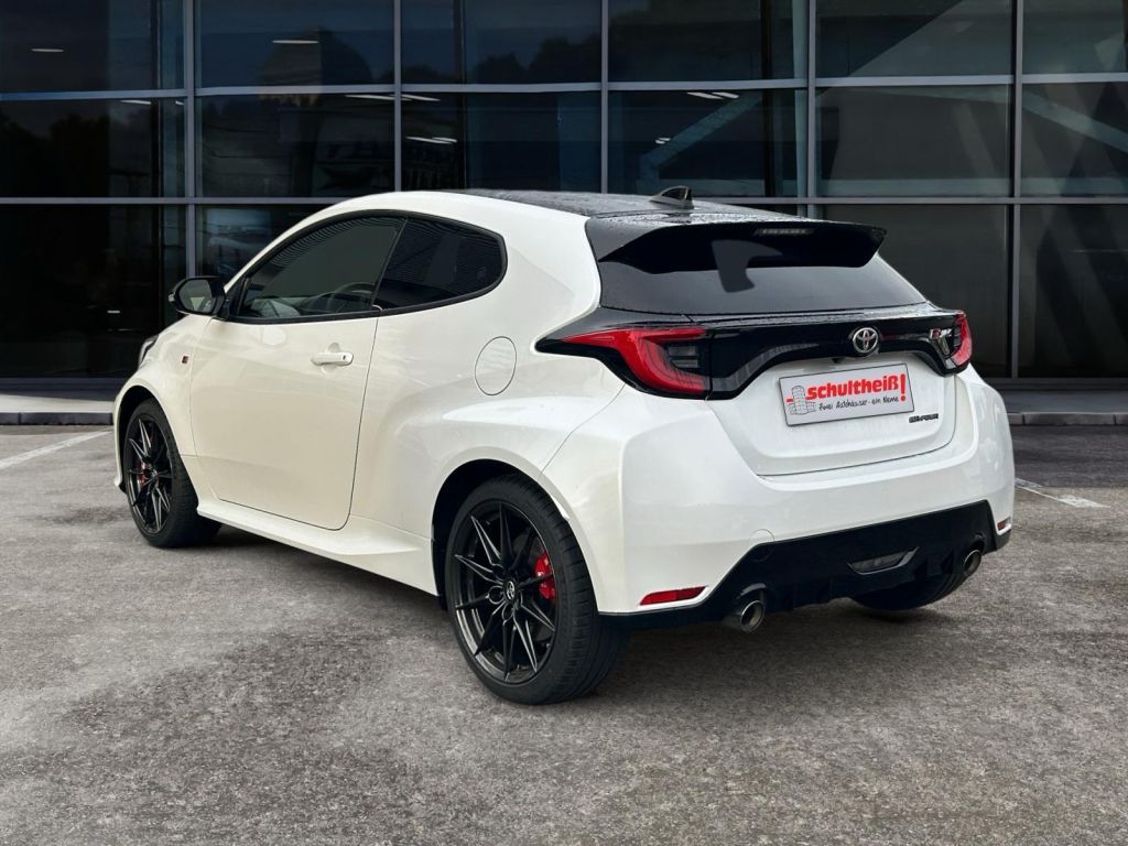 Fahrzeugabbildung Toyota GR Yaris mit High-Performance-Paket