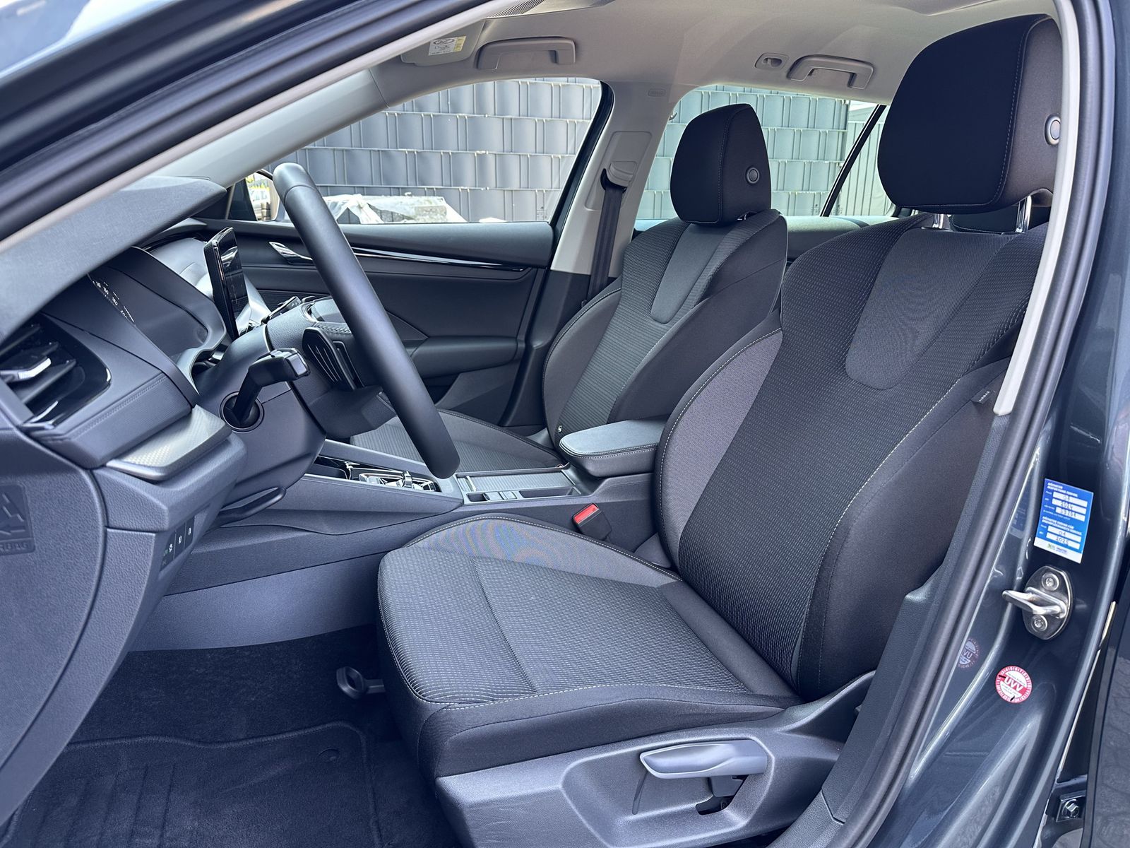 Fahrzeugabbildung SKODA Octavia Combi 2.0 TDI DSG Ambition NAV+LED+17ZO