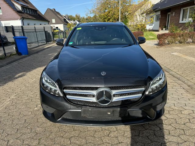 Mercedes-Benz C 220 T d LEDER NAVI LED BURMESTER DISTRONIC