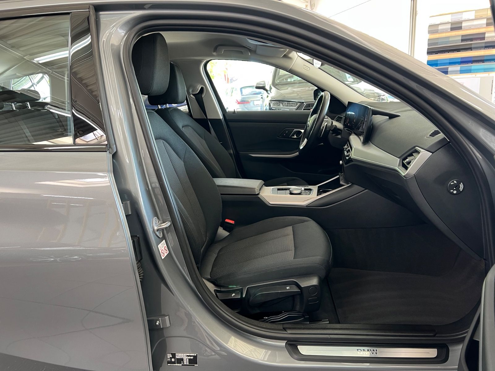 BMW 320 d xDrive Touring III DRIVING ASSISTANT III foto 15