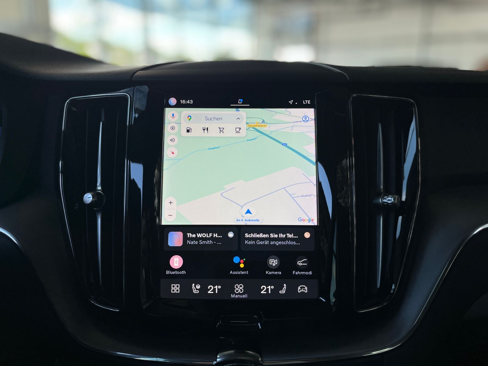 Fahrzeugabbildung Volvo XC60 Core 2WD STNDHZ LED NAV SHZ 19"