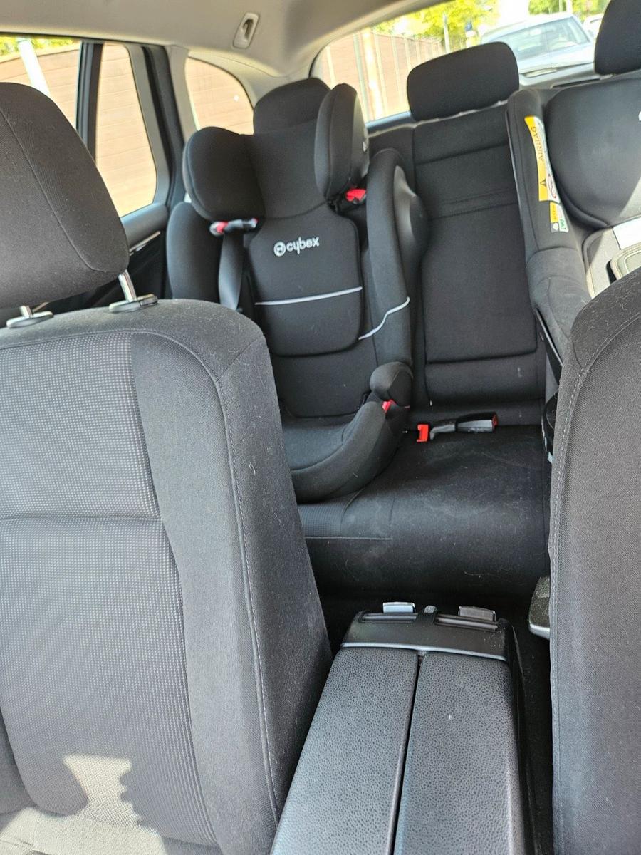 Mercedes-Benz C200 2010 — photo 7