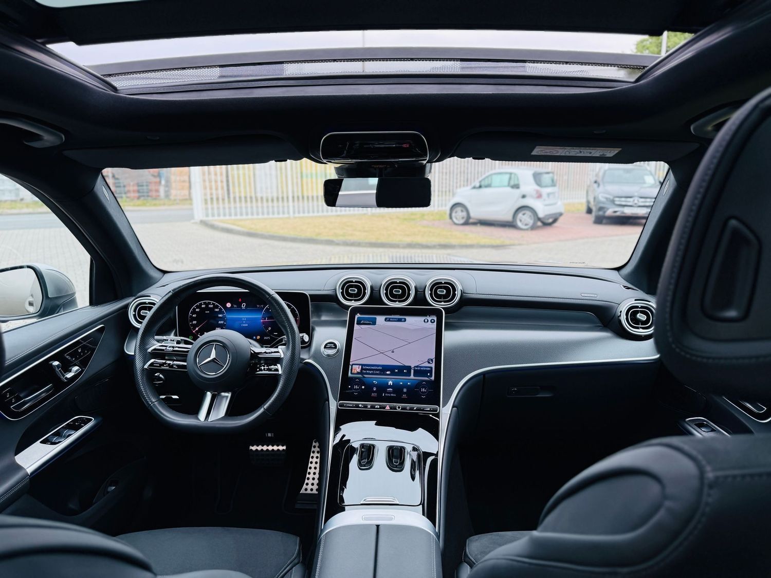 Fahrzeugabbildung Mercedes-Benz GLC 300 d 4M AMG - 360°, Panodach, Standh, Digit