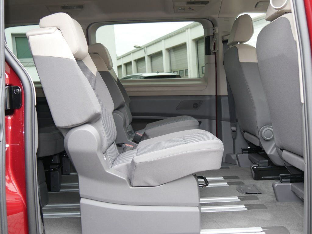 Fahrzeugabbildung Volkswagen T7 Multivan 110 kW TDI 7-Gang DSG Navi