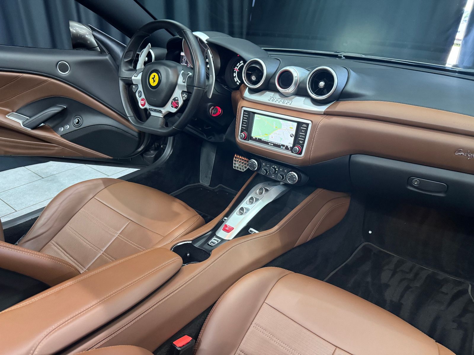 Fahrzeugabbildung Ferrari California T*SITZBELÜFTUNG*NAVI*DEUTSCHES FZG*