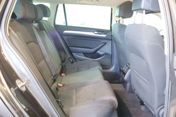 Volkswagen Passat 1.6 TDI Comfortline ACC+KAM+LED+17"+AHK