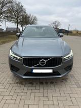 Volvo XC60 D4 R Design AWD*Kamera*LED*AHK*CARPLAY*LUFT - Volvo Gebrauchtwagen in Detmold