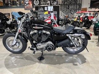 Fahrzeugabbildung Harley-Davidson Sportster XL1200C Custom Finanzierung ab 4,99%