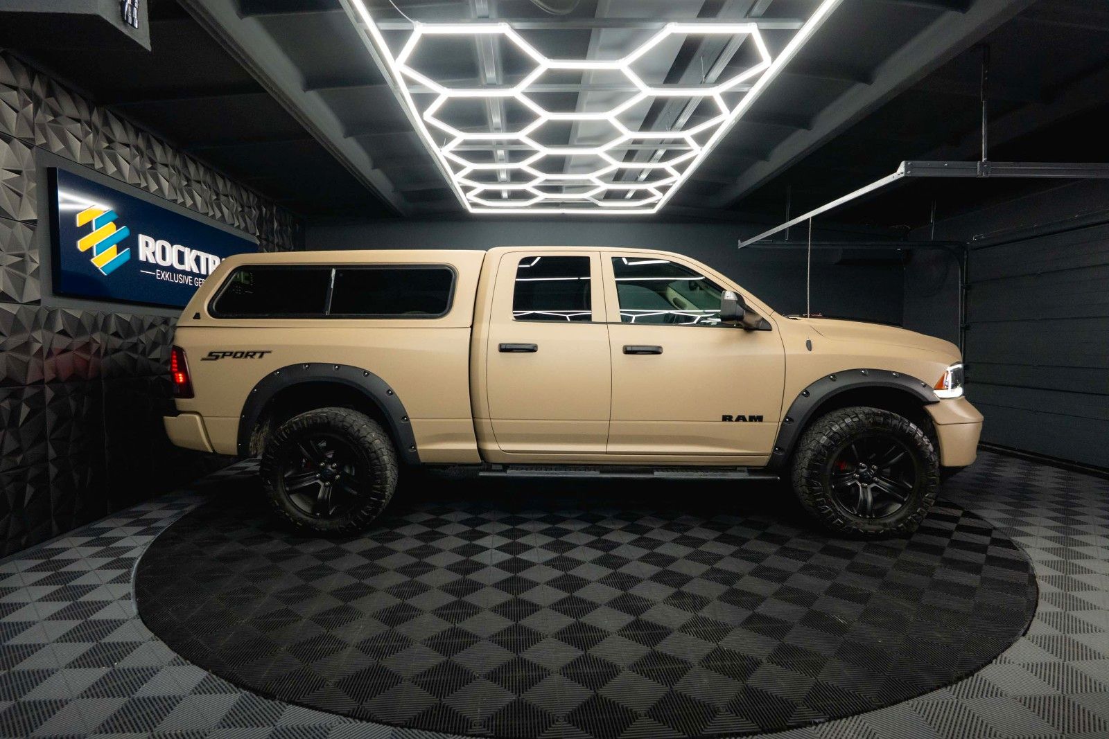 Fahrzeugabbildung Dodge RAM 5.7 V8 HEMI 4x4 RAPTOR LONGBED HARDTOP LED