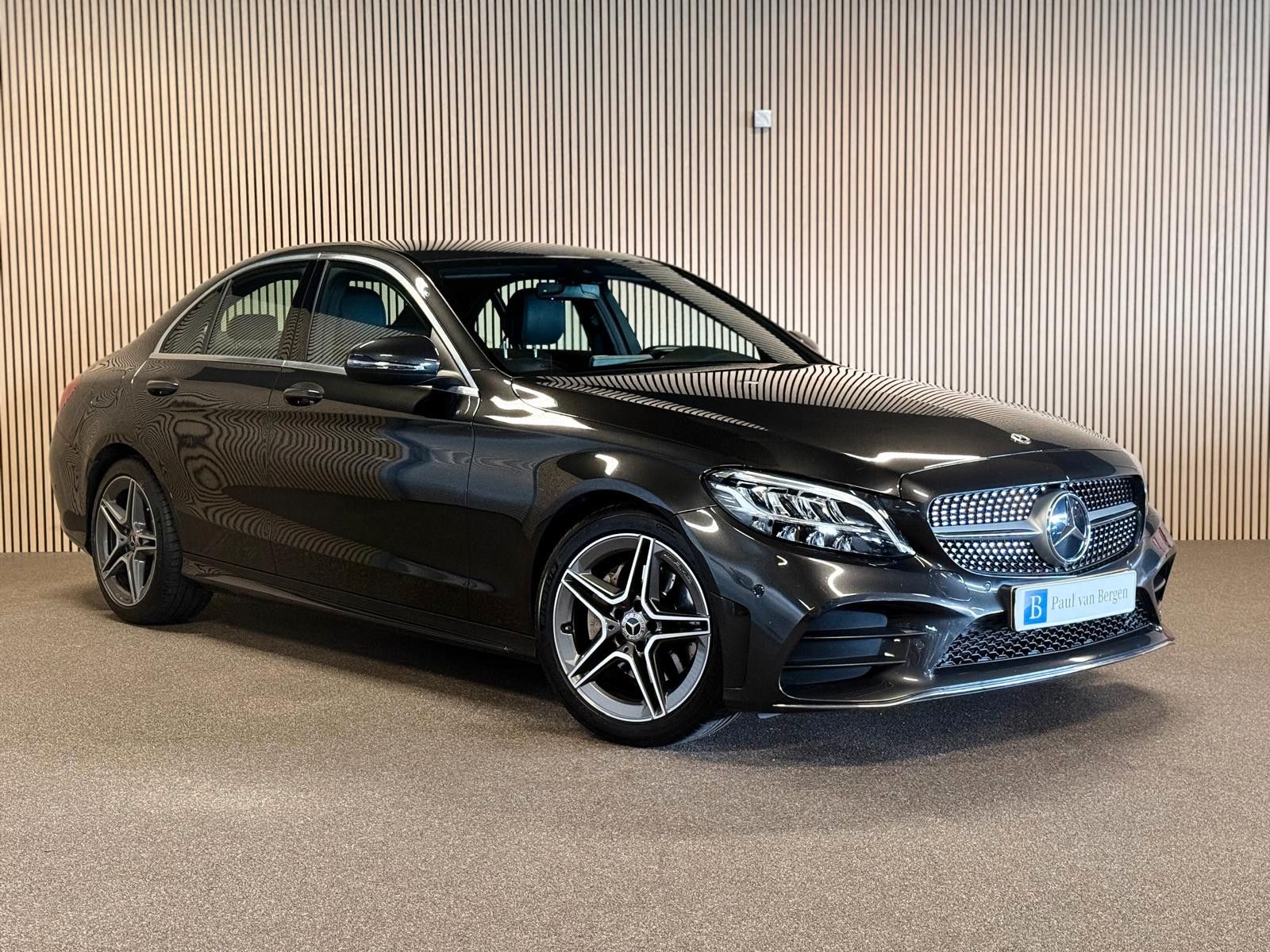 Mercedes-Benz C180 AMG STYLING-DIGI DASH-APPLE CARPLAY