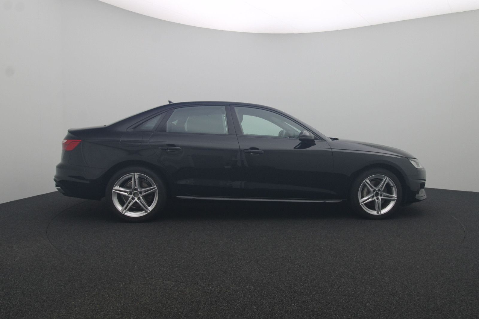 Fahrzeugabbildung Audi A4 Lim. 40 TDI advanced Kamera Optik Paket18"