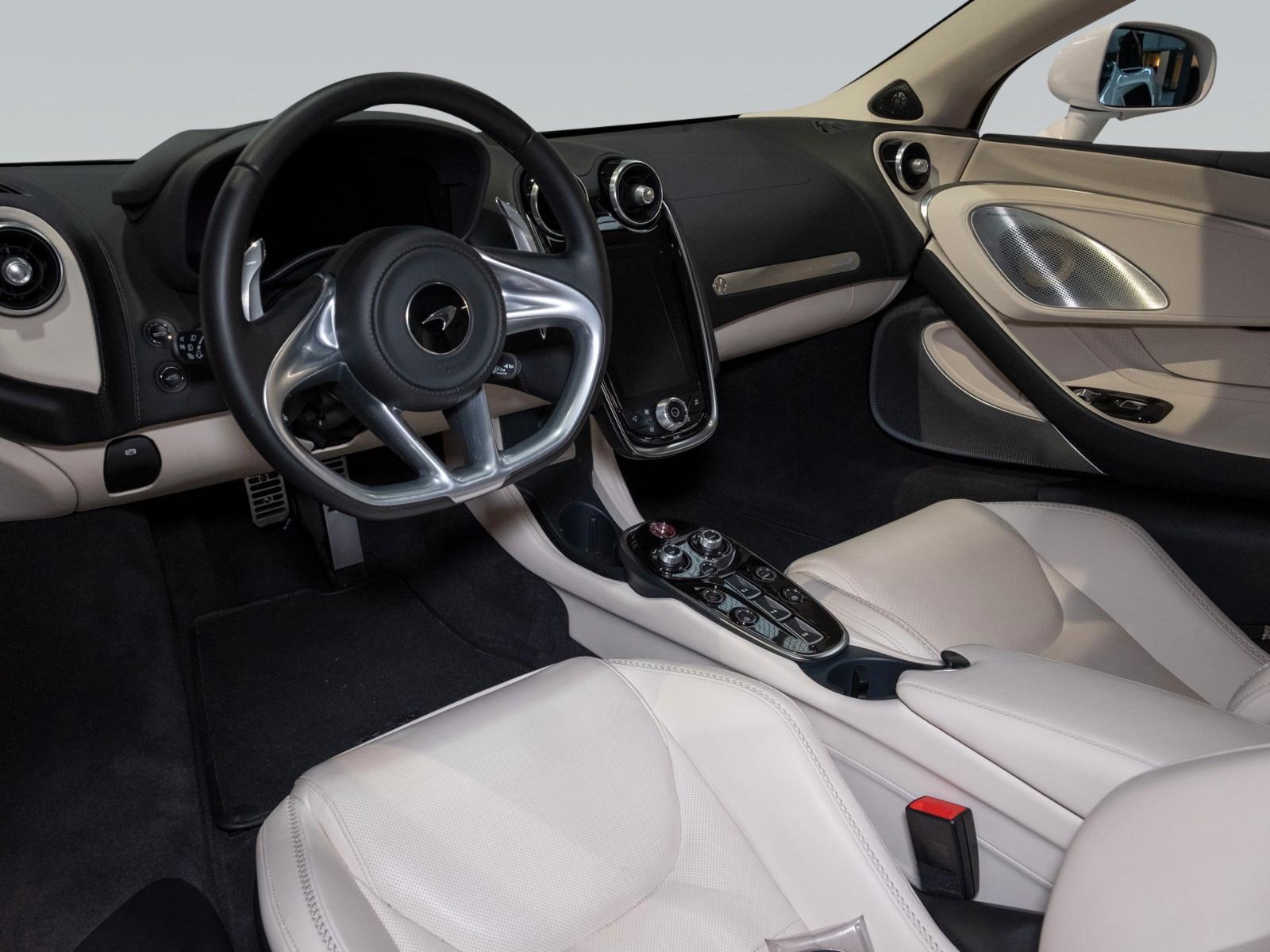 McLaren GT | Luxe | MSO Electrochromic Roof