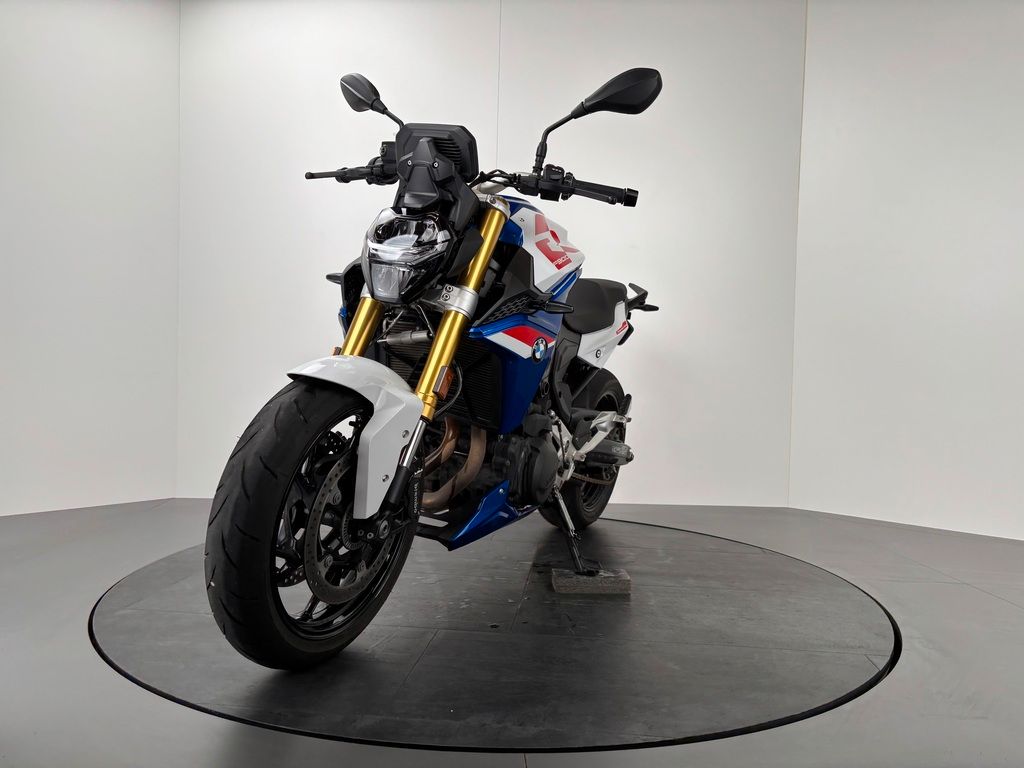 Fahrzeugabbildung BMW F900 R *TOP-ZUSTAND *SERVICE NEU