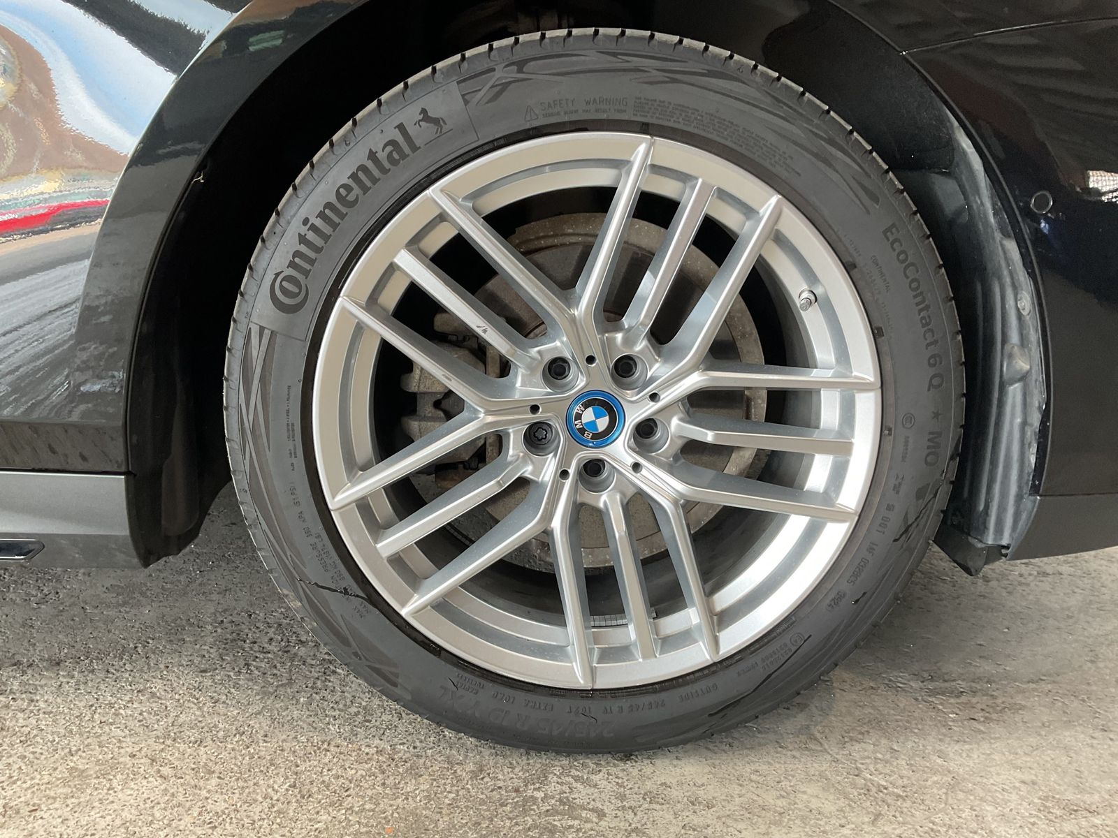 Fahrzeugeinzelansicht 16 Fahrzeugabbildung BMW 520i |AHK |Komfortsitze |19" LMR
