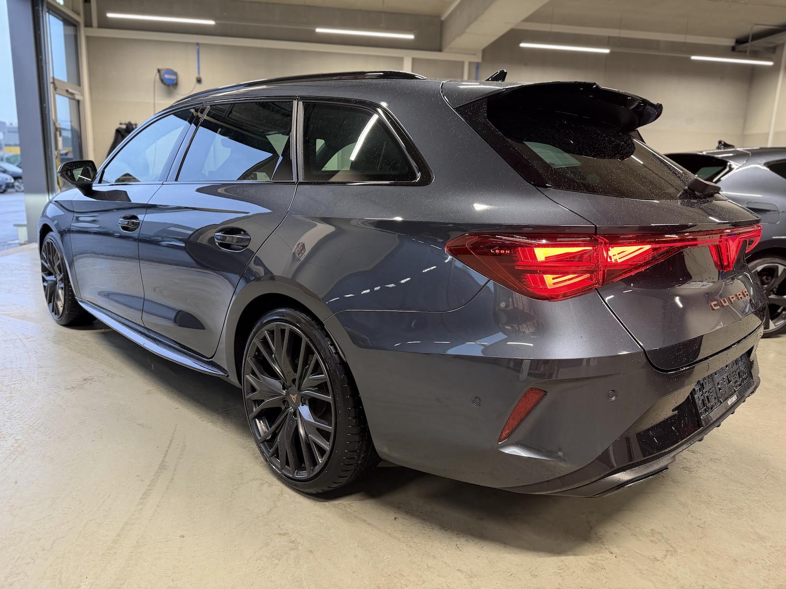 Cupra Leon ST 2.0TSI DSG 4Dr. Black Edition Sennheiser, миниатюра 5
