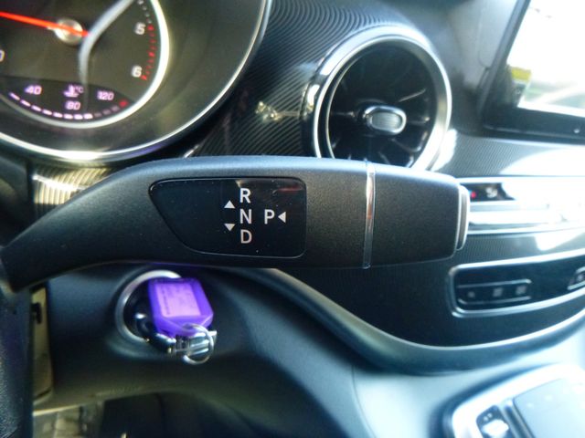 Fahrzeugabbildung Mercedes-Benz V 220 d RISE kompakt >7Sitze/Tisch/AUT/AHK/NAVI<