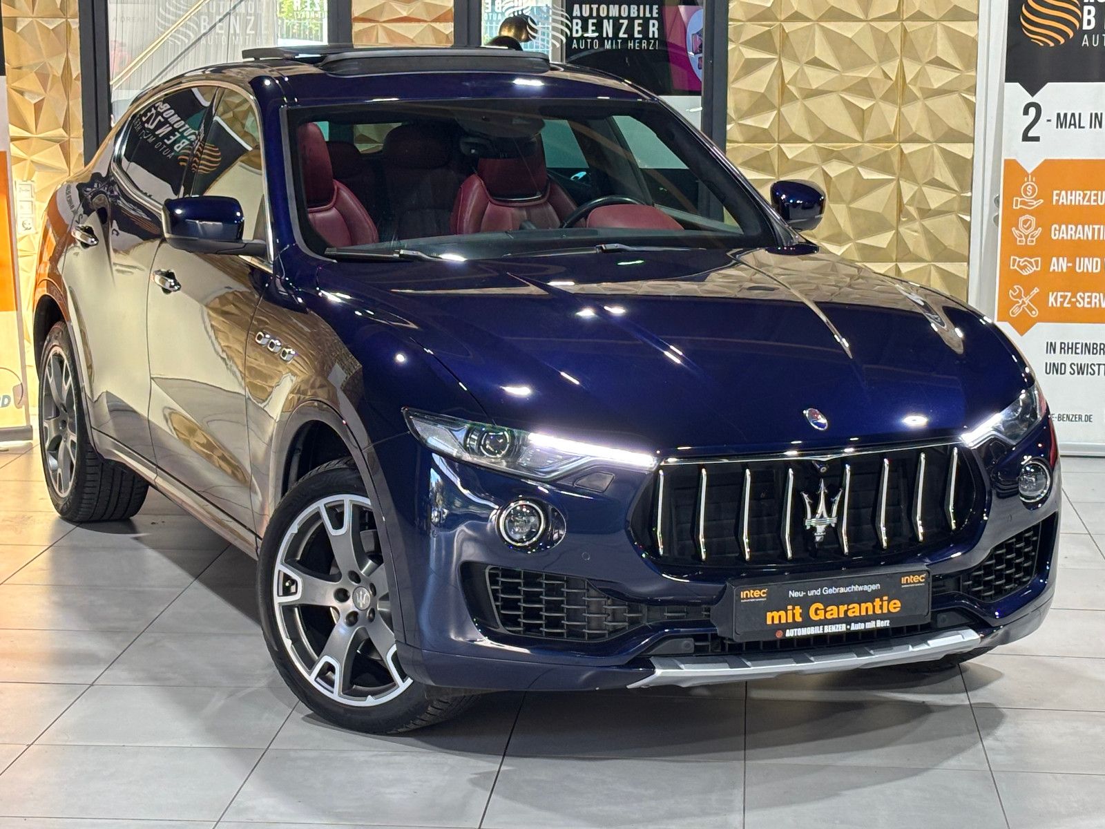 Fahrzeugabbildung Maserati Levante/EXCLUSIVE/RED/360'KAM/PANO/HARMAN-KARDON