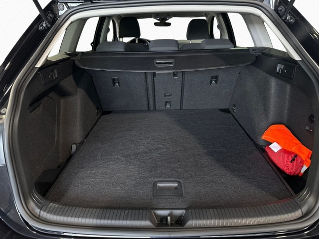 Golf VIII Variant 2.0 TDI DSG MOVE AHK+KAM+ACC+L