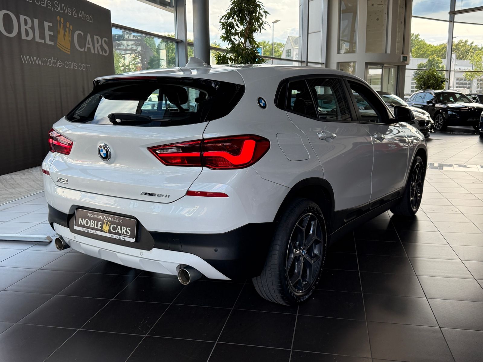 Fahrzeugabbildung BMW X2 sDrive 20 i HUD LEDER KAM LED 18"
