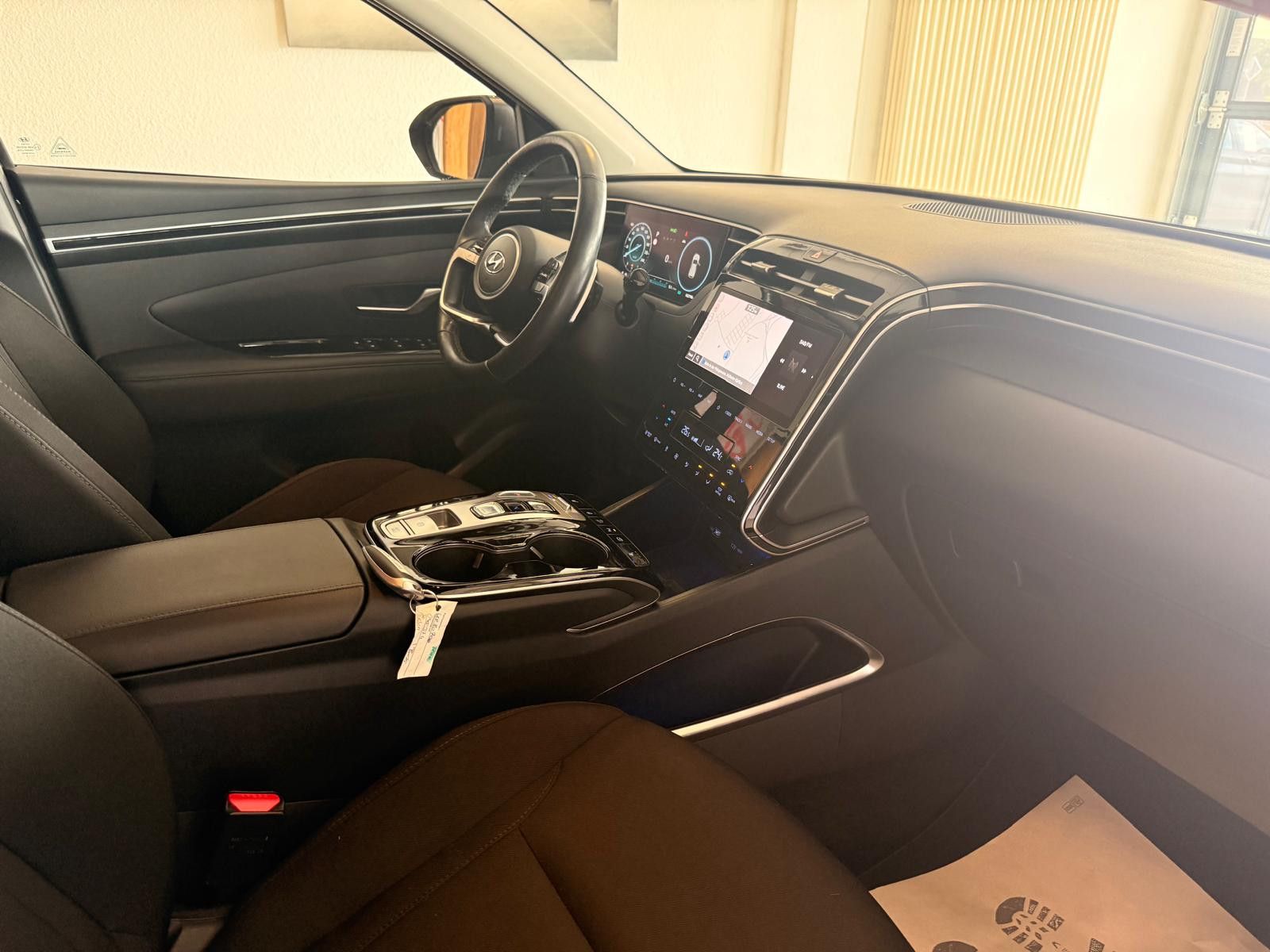 Fahrzeugabbildung Hyundai Tucson Trend Plug-In Hybrid 4WD/1.HAND/NAVI/LED