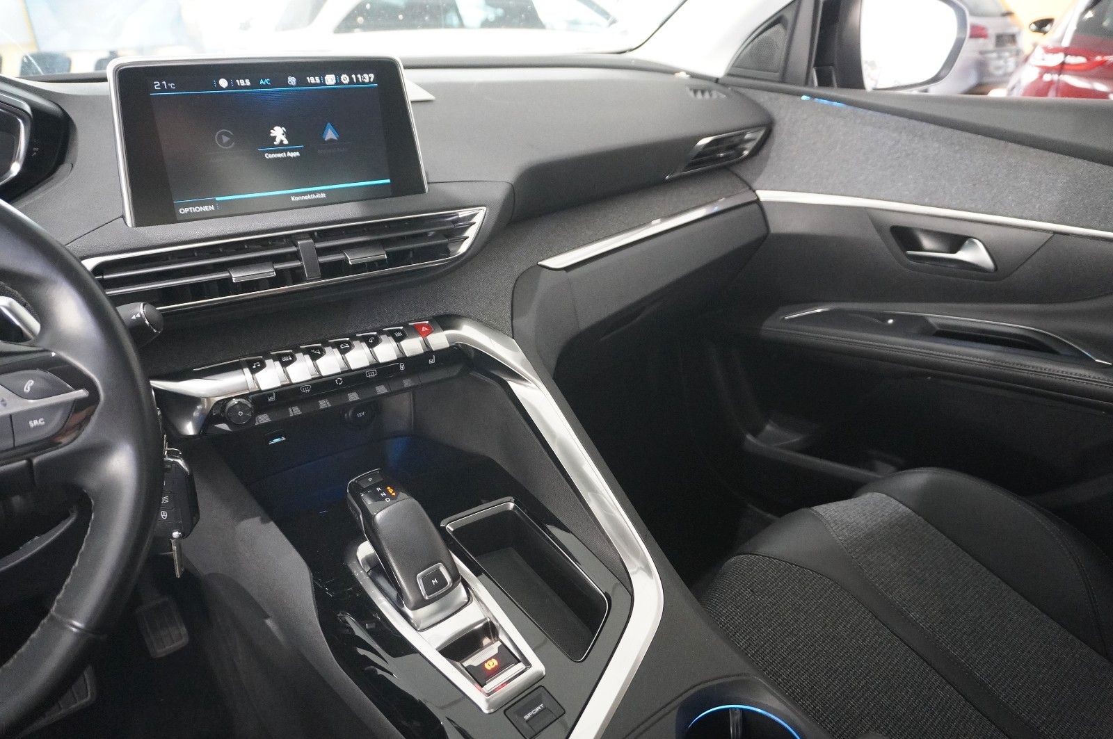 Fahrzeugabbildung Peugeot 5008 1.5D ALLURE NAVI/LED/KAMERA/VIRT/SH/DAB/AHK