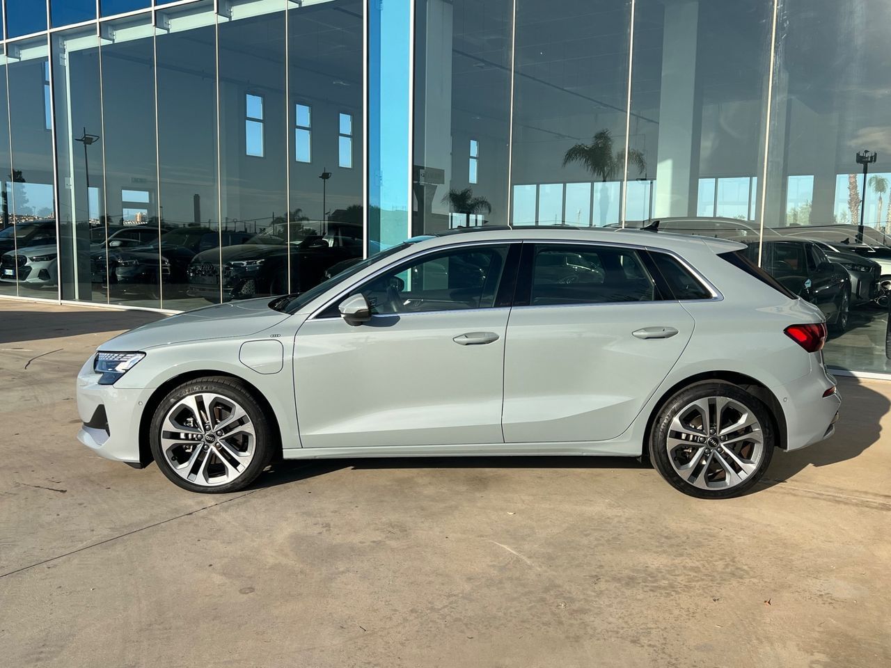 Audi A3 SPB 1.5 150CV tfsi e-hybrid Business Adv imagem 2