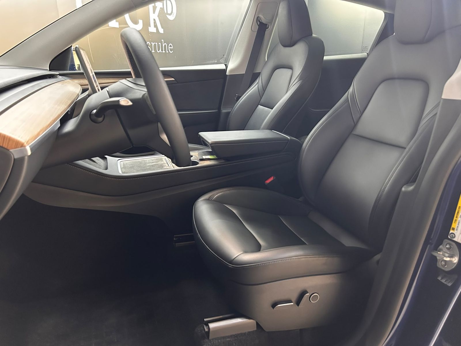 Fahrzeugabbildung Tesla Model Y Long Range Perform AWD PANO+LED+ACC+360+