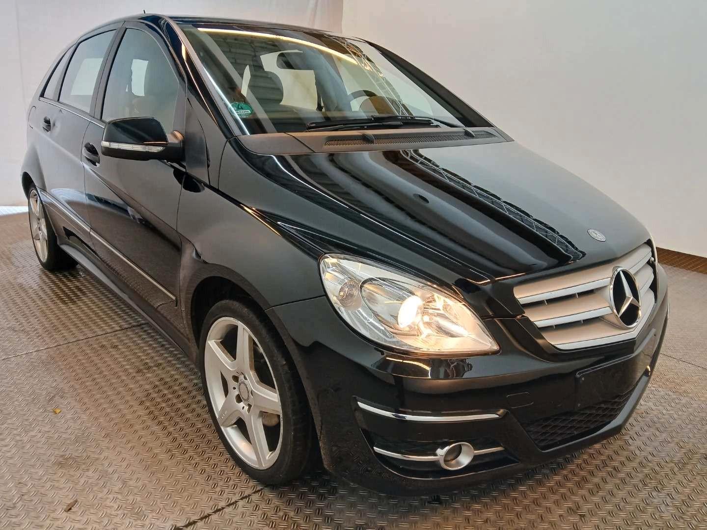 Mercedes-Benz B 180 B B 180,Automatik,Navi,Garantie,Panaroma