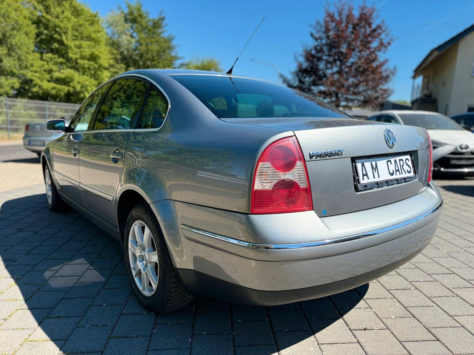 Volkswagen Passat 2.0 KLIMAAUTO TLEDER TÜV SHZ