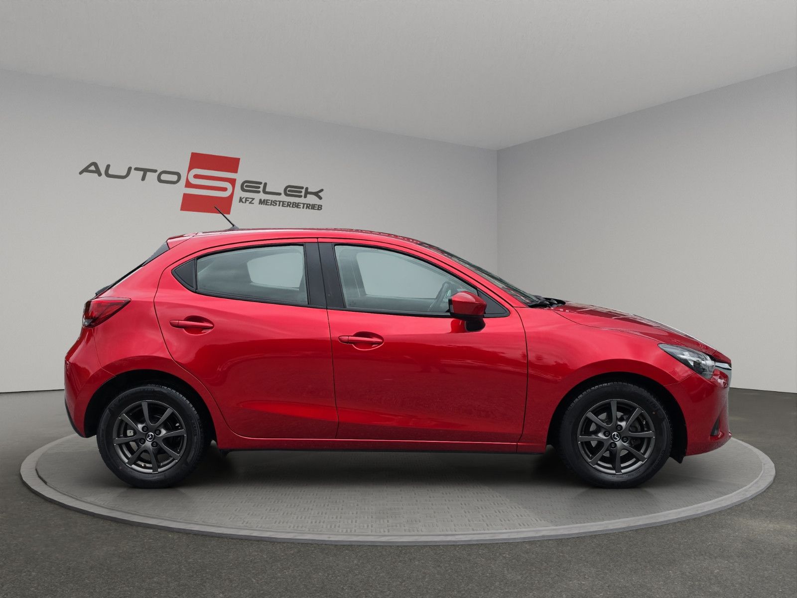 Fahrzeugabbildung Mazda 2 Lim. Center-Line AUS 1.HAND NUR 23 TSD. KM