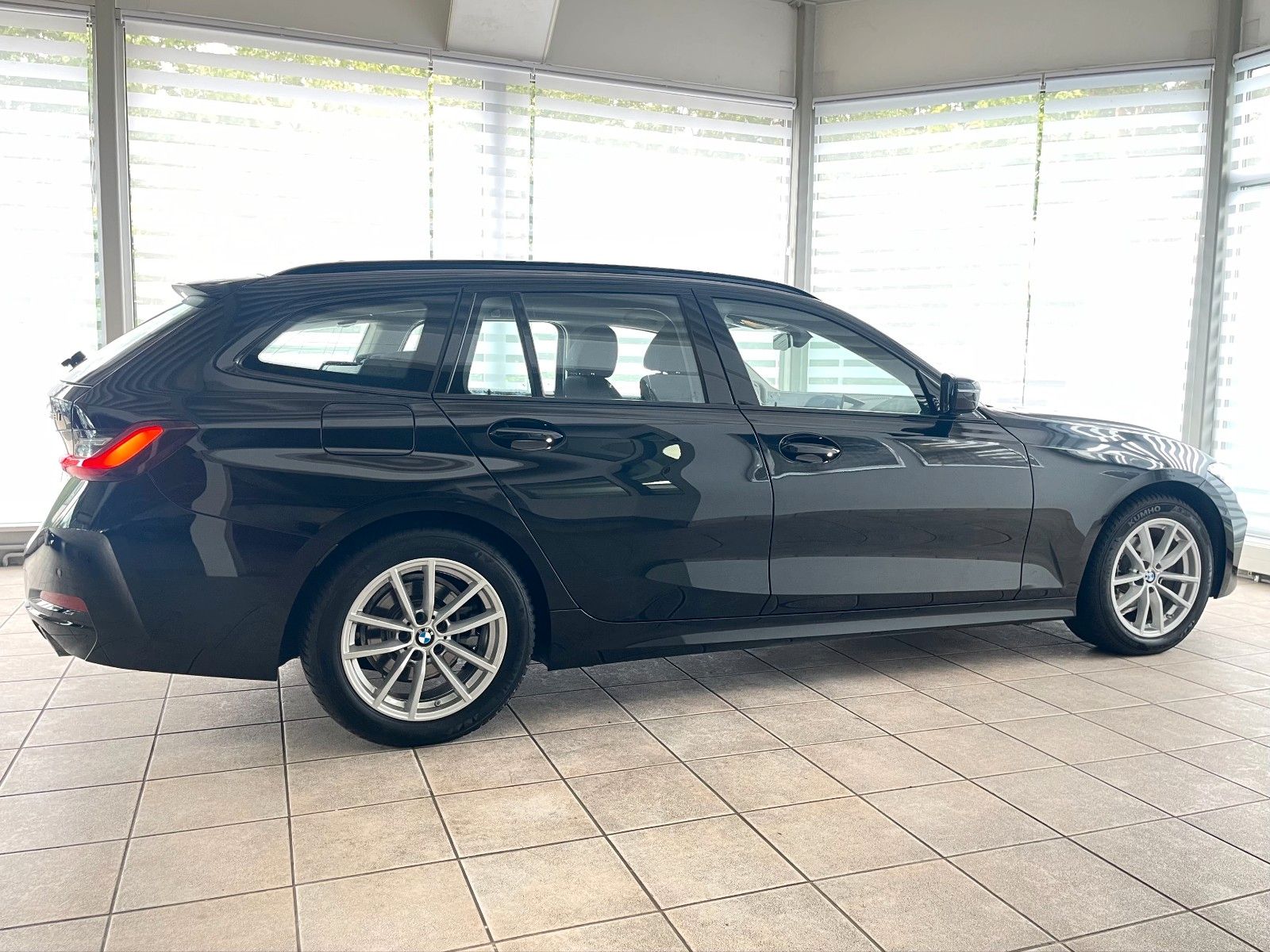 BMW 318i Widescreen KAMERA Driv.Assist. Unfallfrei foto 6