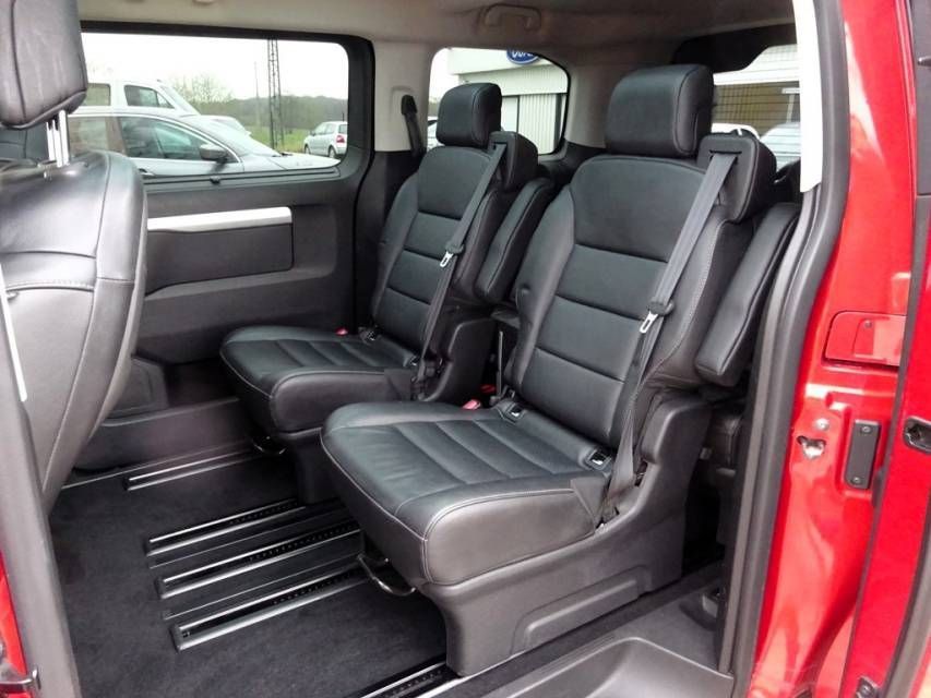 Fahrzeugabbildung Peugeot Expert Traveller 2.0 HDi L2 Business VIP+HeadUp+